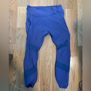 Fabletics Motion 365 Cropped Leggings XL Purple/Blue Lightly Used